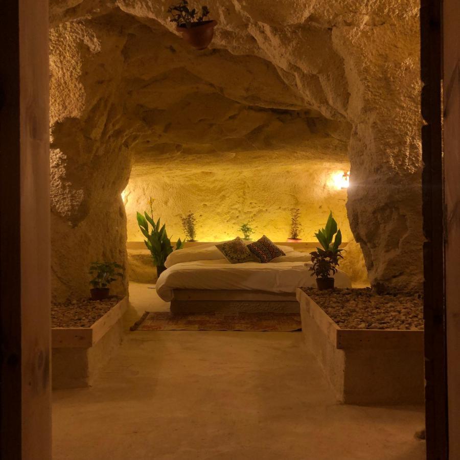 7 Caves Hotel Al Jāyah Eksteriør billede