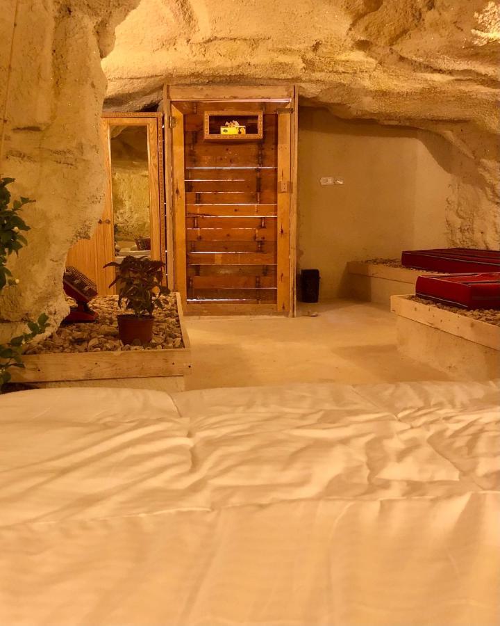 7 Caves Hotel Al Jāyah Eksteriør billede