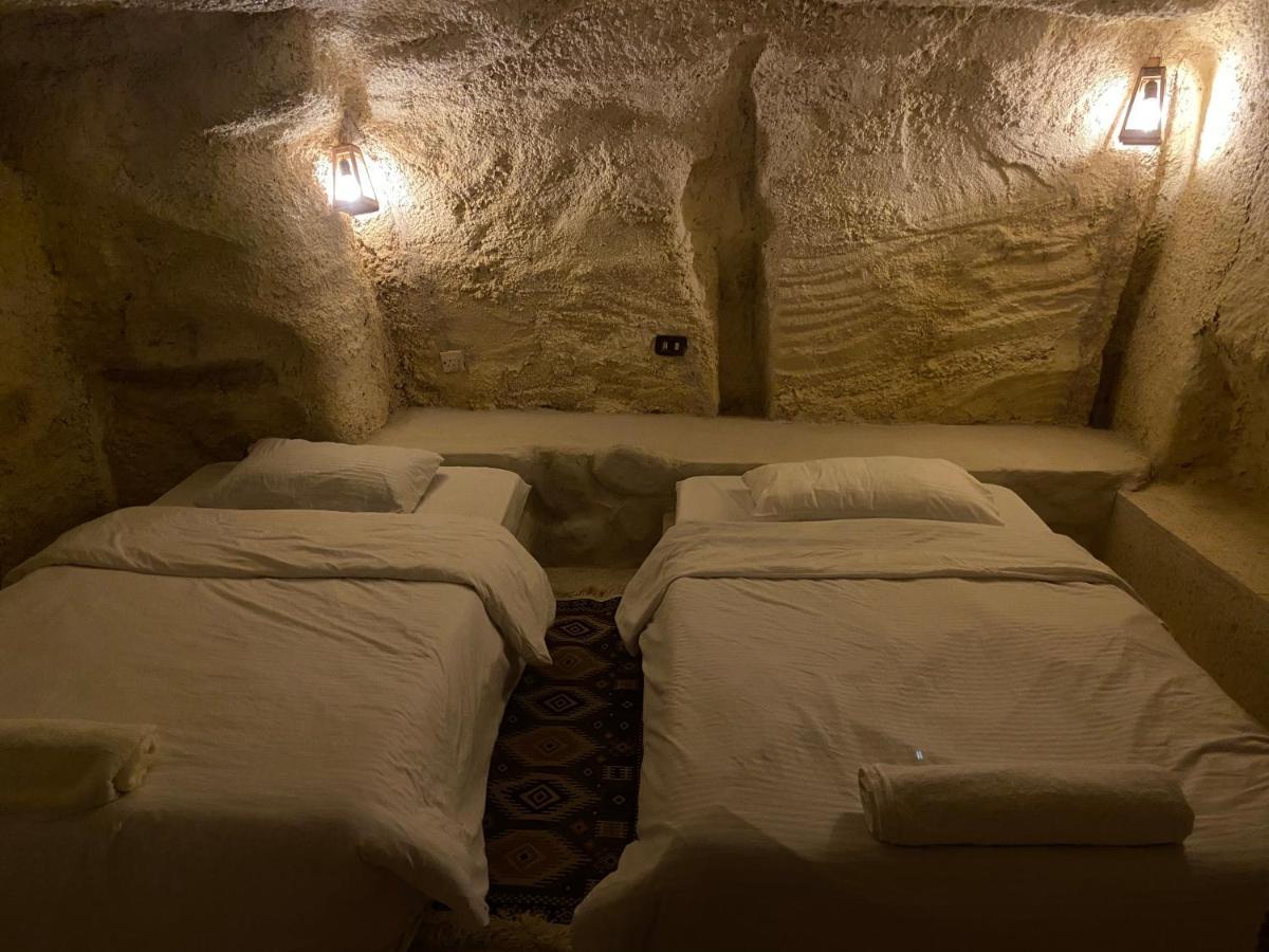 7 Caves Hotel Al Jāyah Eksteriør billede